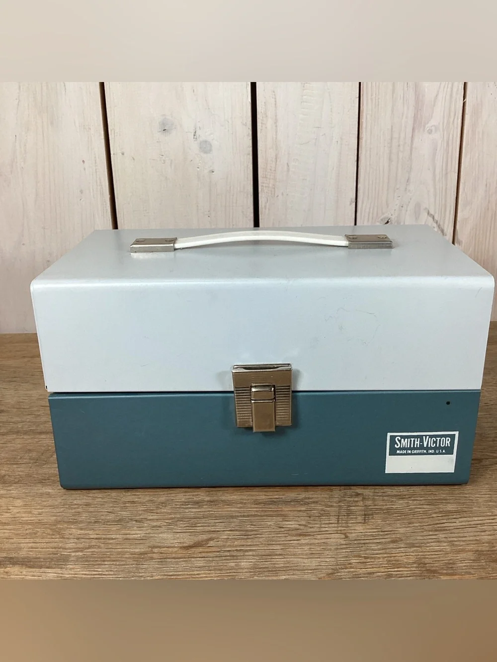 Smith-Victor Case for 8mm/Super8 Film 5” Reels/Cans, Holds 12 Cans